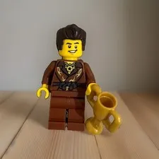 Lego Ninjago Dareth the Brown Ninja Minifigure Excellent Condition w/ Trophy