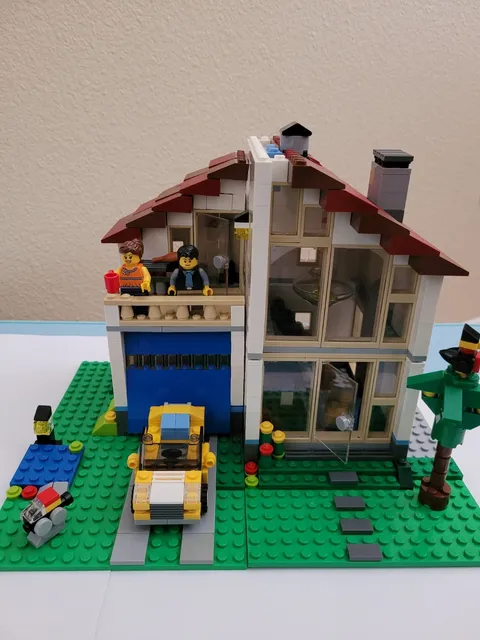 LEGO Creator 31012 Family House 3-in-1 (2013)  Light Brick