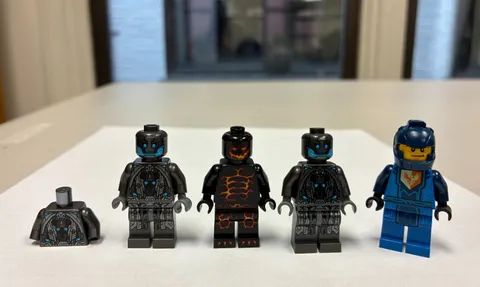 LEGO Marvel & Nexo Knights Minifigures Ultron Moltor Battle Suit Clay- Lot of 4x