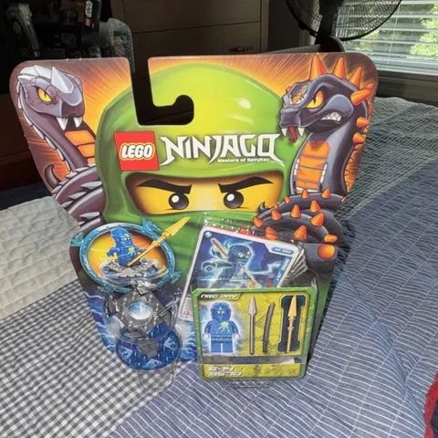 New* LEGO Ninjago Spinjitzu NRG JAY 9570 2012 Golden Weapon US Retail VERY RARE