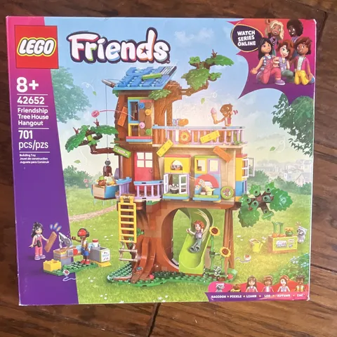 LEGO Friends 42652 Friendship Tree House Hangout 701pc Set 8+ Brick Sep