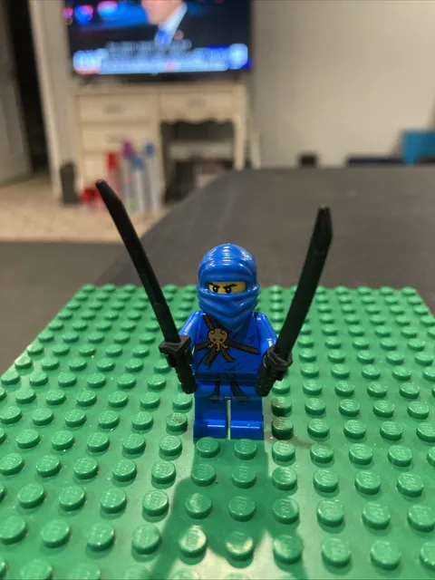 Lego Ninjago The Golden Weapons Jay Minifigure - njo004 2011 Retired Vintage