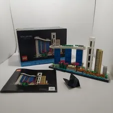 LEGO ARCHITECTURE: Singapore (21057) Please Read
