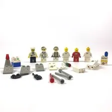 Lego Lot Space VTG White Gray Moon Red White 6 Minifigures Accessories
