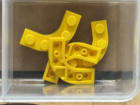 LEGO Parts - Yellow Plate, Round Corner 3 x 3 2 x 2 Cutout - No 68568 - QTY 5
