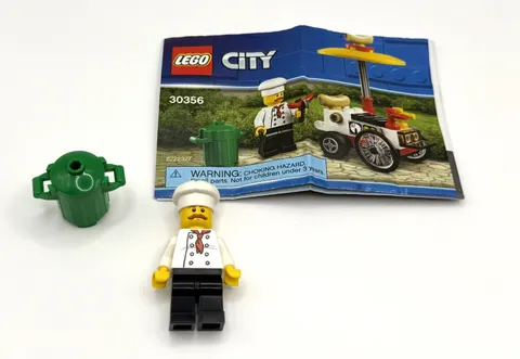 LEGO Hot Dog Chef Minifigure and Green Trash  inv.613
