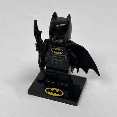 LEGO DC Super Heroes minifigure BATMAN 76011