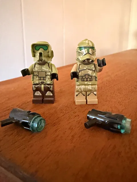 LEGO Star Wars Kashyyyk Clone Trooper Minifigures from set 75035