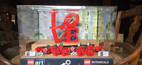Official LEGO Store Display LOVE 31214 & Bouquet of Roses 10328 Retail Case RARE