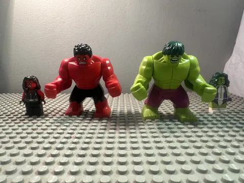 LEGO Marvel superhero’s Red Hulk, Red She Hulk, and She Hulk minifigures 
