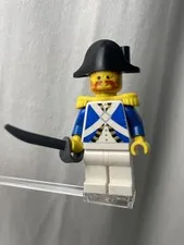 LEGO Minifigure pi064 Harbor Sentry Imperial Soldier Blue Coat 1989 Pirates Rare