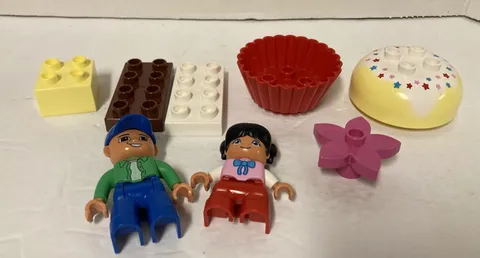 Lot Of Lego Duplo 8 Miscellaneous Pieces Blocks Figures