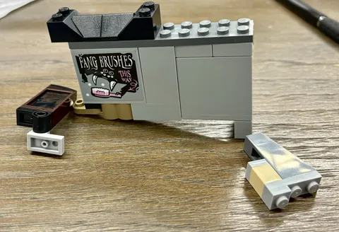 LEGO Harry Potter Wizarding World Wall With Window & “Fang Brushes” Parts 76417