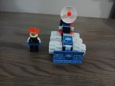 LEGO 1704-1 Space: Ice Planet Satellite Plow Complete With Minfigure