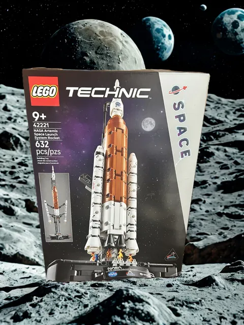 LEGO Technic 42221 NASA Artemis Space Launch System Rocket Set - Brand New Seale
