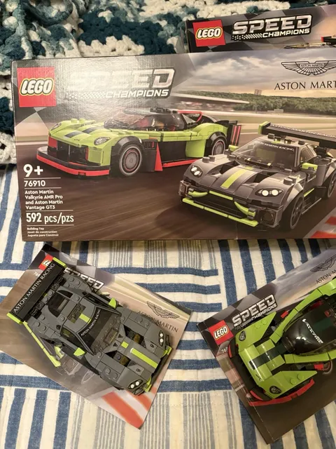 LEGO SPEED CHAMPIONS: Aston Martin Valkyrie and Aston Martin Vantage GT3 (76910)