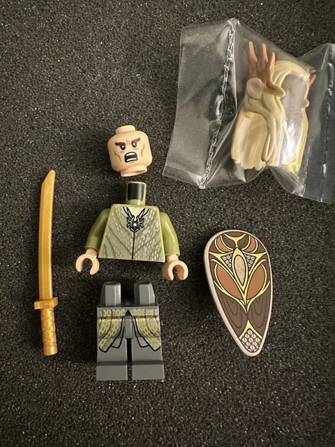 LEGO Thranduil Mirkwood Elf King (Sword & Shield) Minifigure - The Hobbit - New