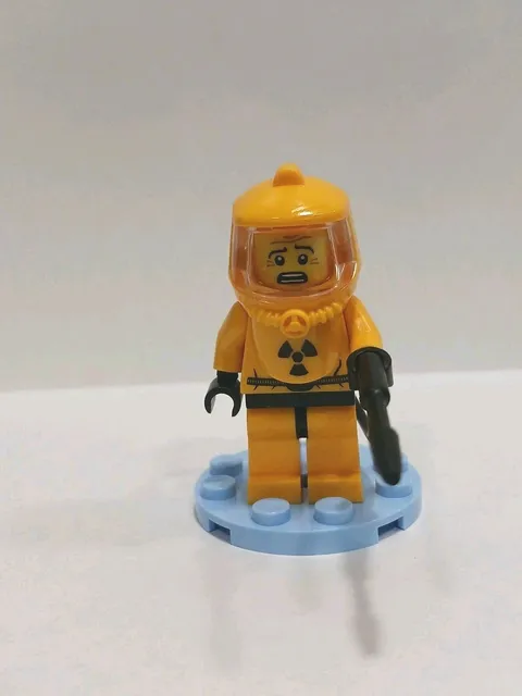 LEGO Minifigure Series 4 Hazmat Guy (Complete), CMF Series 8804