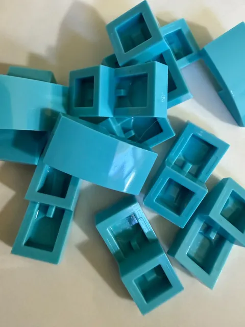LEGO - NEW- #11477-MEDIUM AZURE- CURVED SLOPE 2 X 1-  25  PIECES