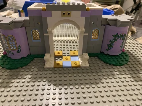 LEGO Disney Princess 41154 Cinderella’s Dream Castle Retired Mostly Complete