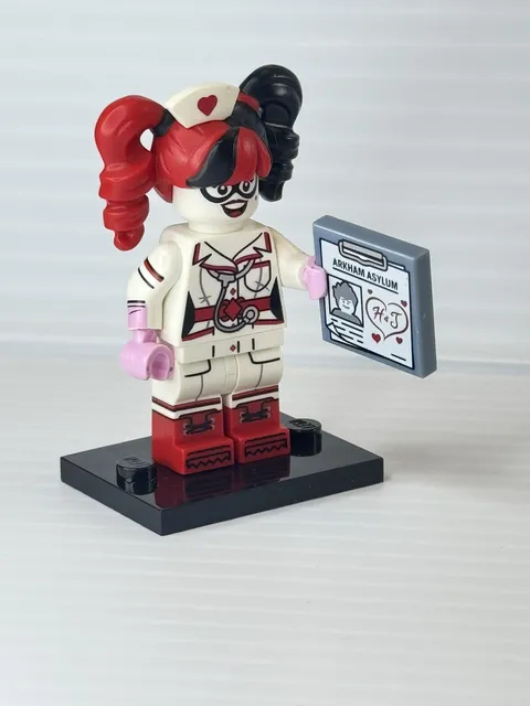 LEGO NURSE HARLEY QUINN - Batman Movie Series 1 Collectible Minifig