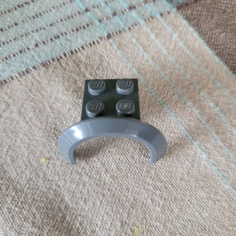 LEGO Vehicle, Mudguard 4 x 2 1/2 x 1 with Arch Round Item No: 98282 Gray