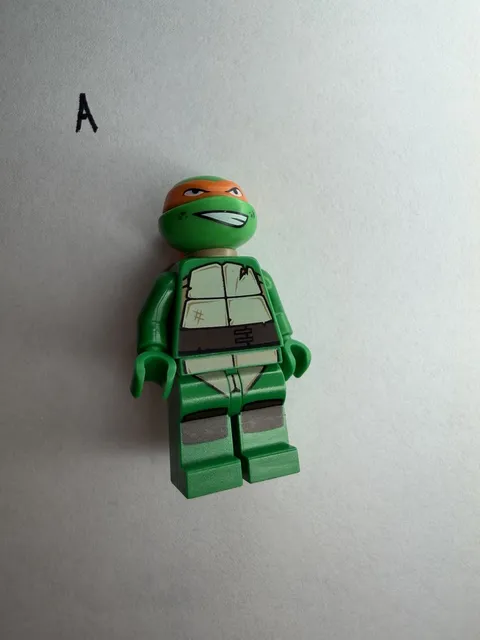 Lego Teenage Mutant Ninja Turtles Michelangelo Minifigure Grin TMNT