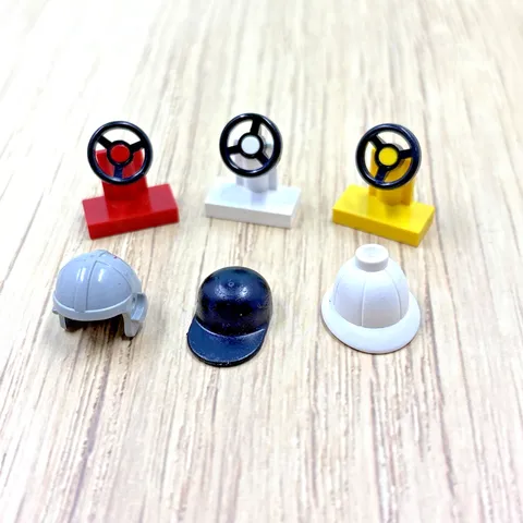 LEGO Minifigure Steering Wheel Set of 3 Mixed Colors and 3 Minifig Hats