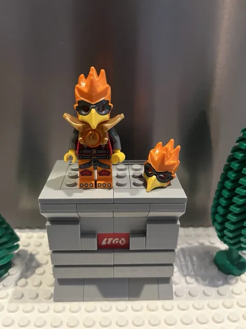 Lego Legends of Chima Minifigure Firox 2014 LOC110 No Wings but Extra Head Gear
