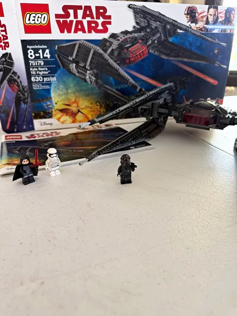 LEGO Star Wars Kylo Ren's TIE Fighter 75179 630pcs Complete Set Box Minifig