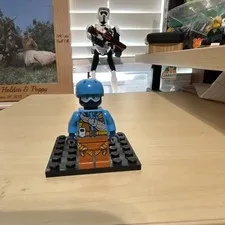 LEGO Minifigure artic climber no pickaxes good con