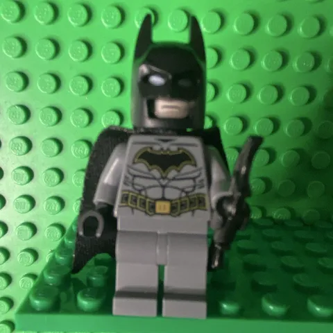 LEGO Super Heroes Minifigure Batman Gold Outline Belt and Crest