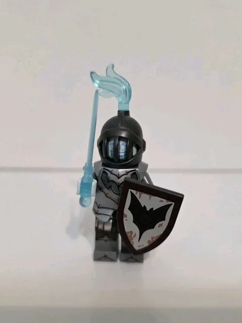 LEGO 71025 CMF Series 19 Fright Knight Minifigure col343 Complete