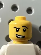 LEGO 3626pb1233 Head Black Eyebrows Raised Lopsided Open Mouth Smile Teeth