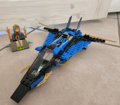 LEGO NINJAGO 9442 Jay's Storm Fighter Rise of the Snakes 99% Complete Set No Box