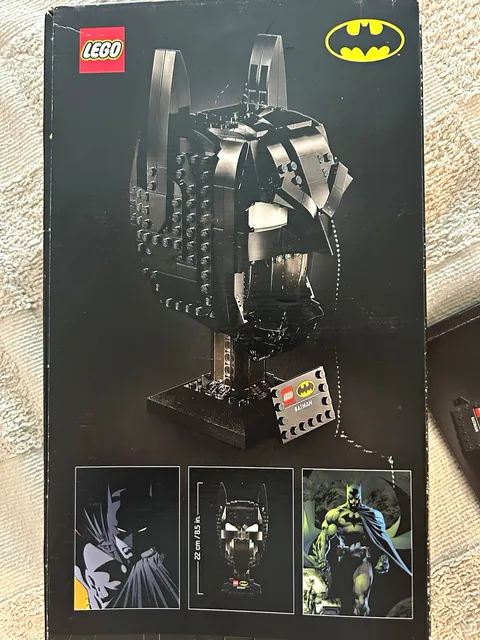 LEGO Batman Mask 76182 Complete Set 410 Pieces 18+ Display Stand Box