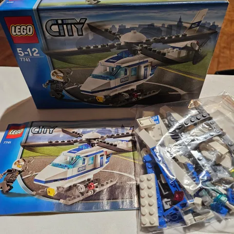 LEGO City Police Set 7741 Police Helicopter COMPLETE Pilot Officer Criminal