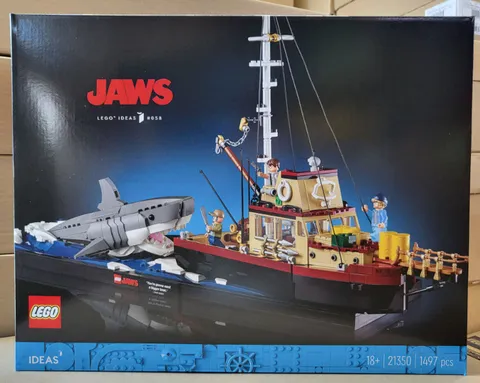 LEGO 21350 Ideas JAWS Orca Boat Shark Attack Brody Minifigures New Sealed Box