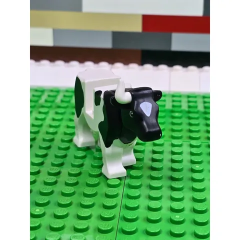 LEGO Cow Body Black And White - Only 1 Horn