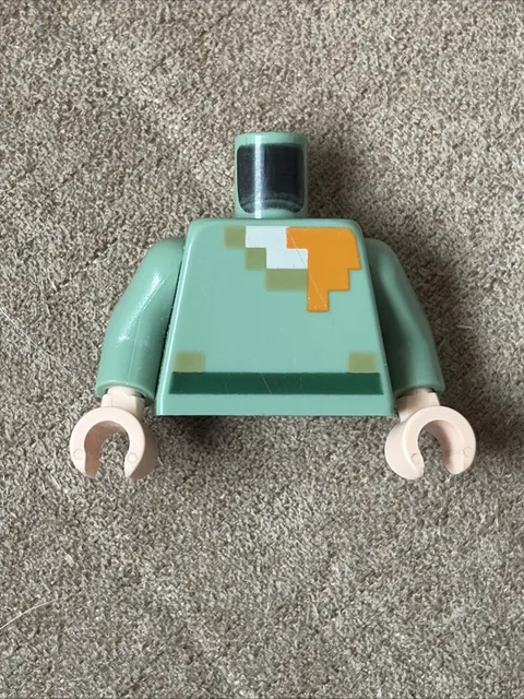 LEGO Minifigure Minecraft Alex Pixelated Shirt Olive Collar Green Belt Torso