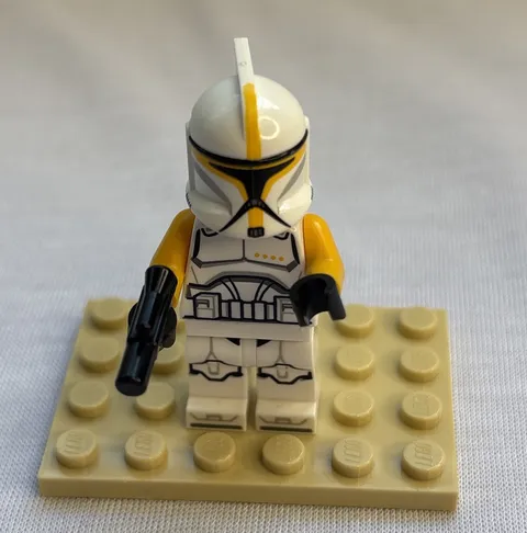 Lego Star Wars Phase 1 Yellow Clone Trooper Commander 40558