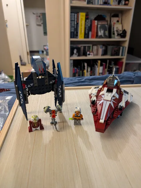 LEGO Star Wars: Ahsoka's Starfighter and Vulture Droid (7751- EUC *Read Desc*