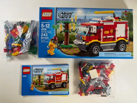 LEGO City #4208 Fire Truck Complete w/Instruction, Box & Mini Figures Retired