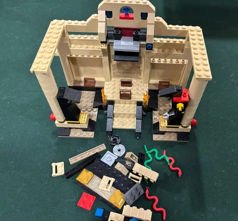 LEGO Indiana Jones: Indiana Jones and the Lost Tomb 7621 Incomplete set No Figs!