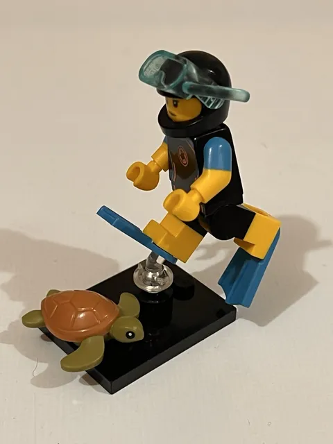Lego Series 20 Set 71027 Scuba Diver With Turtle