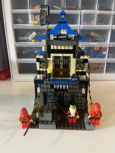 LEGO Castle: Ninja Fire Fortress (3052) 100% Complete