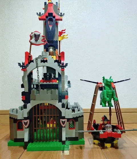 LEGO 6097 Night Lord's Castle + 6037 Witch's Windship Castle 1997