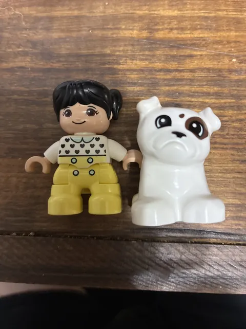 Lego Duplo Figure Kid Girl black hair white/yellow tiny hearts W/ Dog