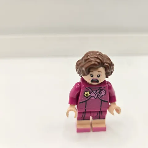 New LEGO Professor Dolores Umbridge, Magenta Dress Minifigure - 75967 (hp235)