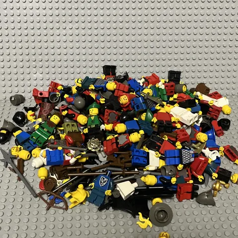 LEGO Vintage 90s-00s Bulk Lot Minifigures Knights Forestmen Horse Weapons Parts